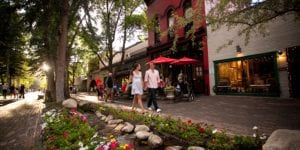 private-jet-aspen-shopping